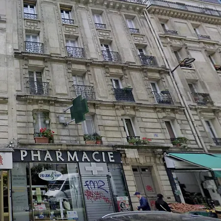 Classic Parisian 2 Bedroom Flat In 10 شقة *