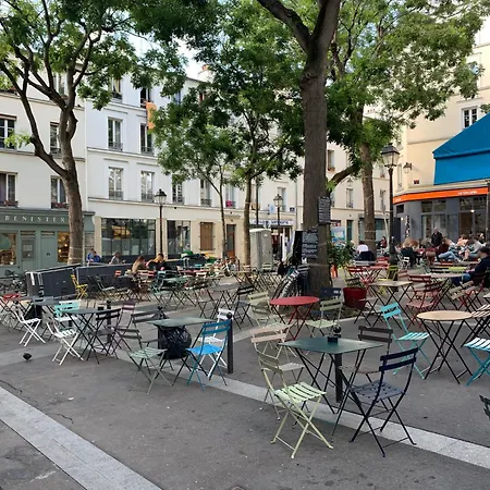 Classic Parisian 2 Bedroom Flat In 10 *