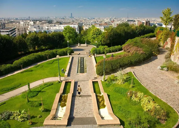 Classic Parisian 2 Bedroom Flat In 10 *