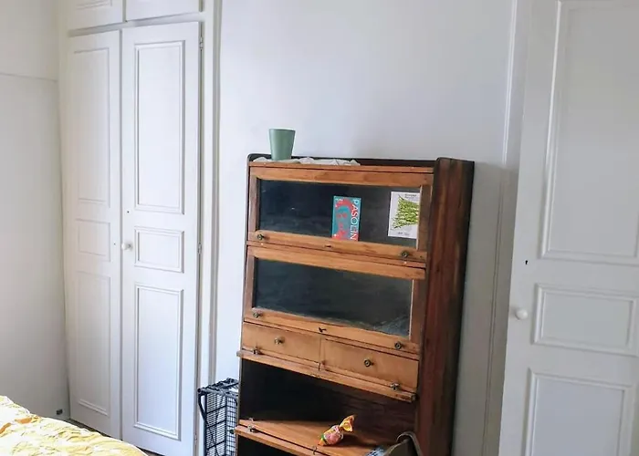 Апартаменты Classic Parisian 2 Bedroom Flat In 10 *