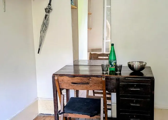 Classic Parisian 2 Bedroom Flat In 10 Апартаменты