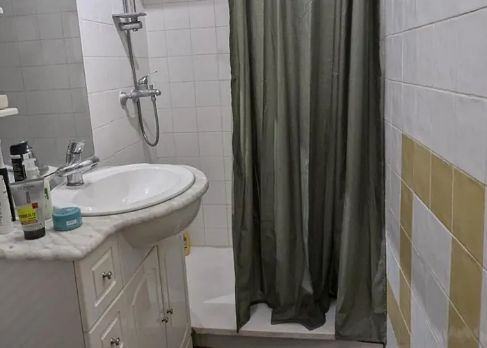 Апартаменты Classic Parisian 2 Bedroom Flat In 10