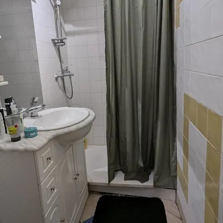 아파트 Classic Parisian 2 Bedroom Flat In 10